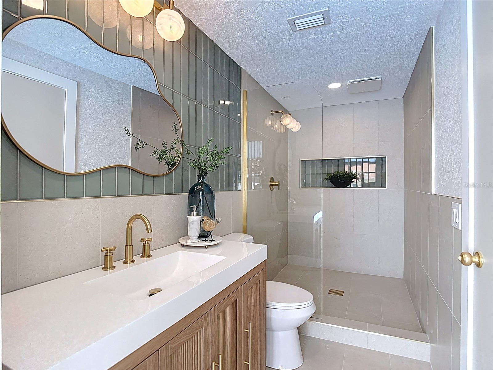 8635 Gum Tree Avenue New Port Richey FL 34653 TB8500885 image17