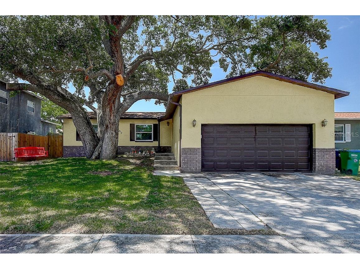 8636 Rue Chateaux Drive Seminole FL 33777 U8238487 image1
