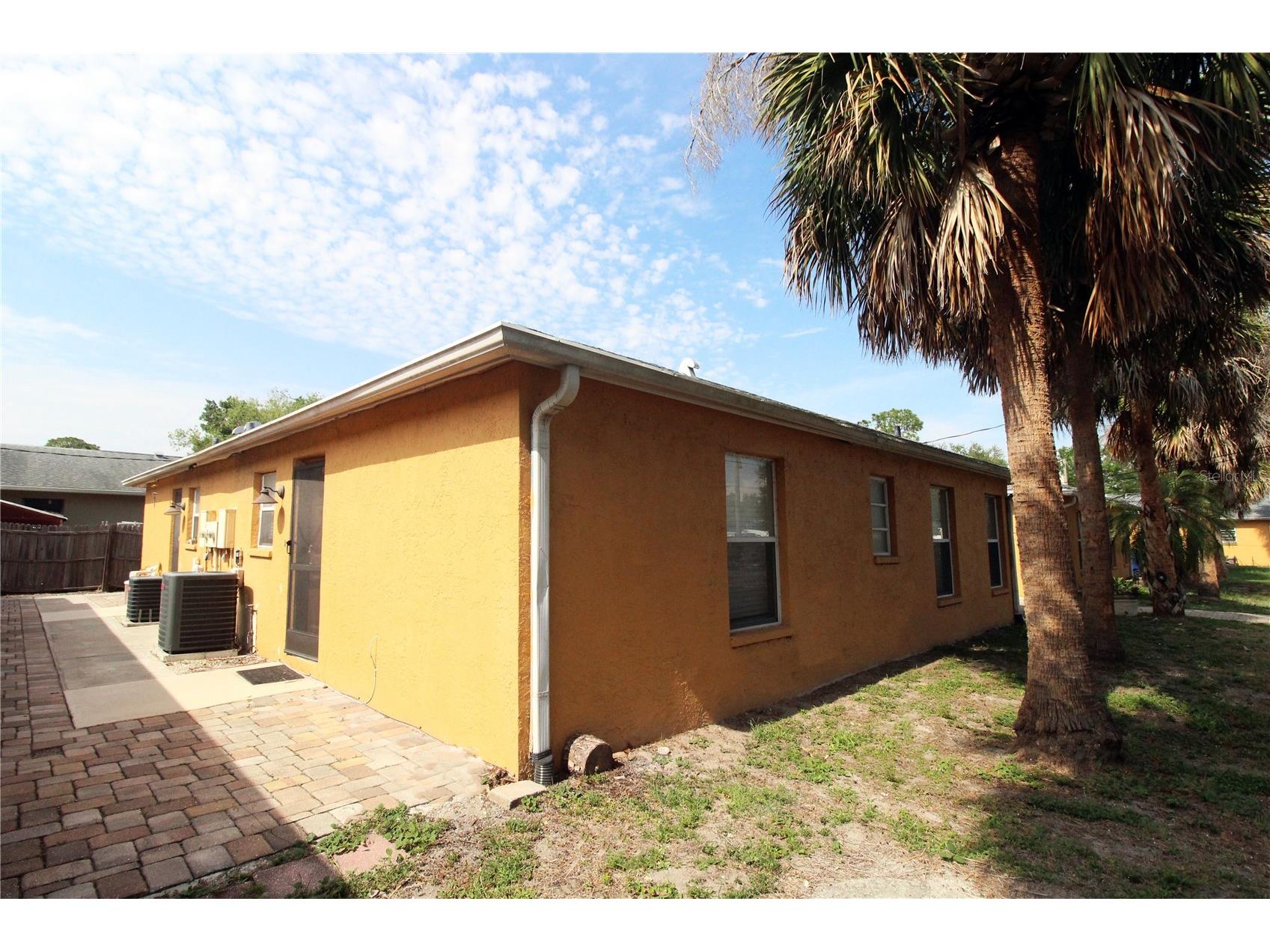 864 Hand Ave Sarasota FL 34232 A4693837 image1