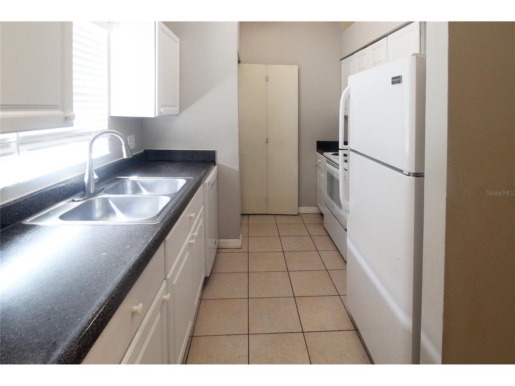 864 Hand Ave Sarasota FL 34232 A4693837 image2