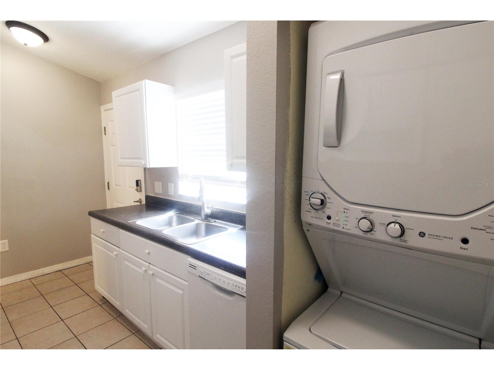 864 Hand Ave Sarasota FL 34232 A4693837 image3
