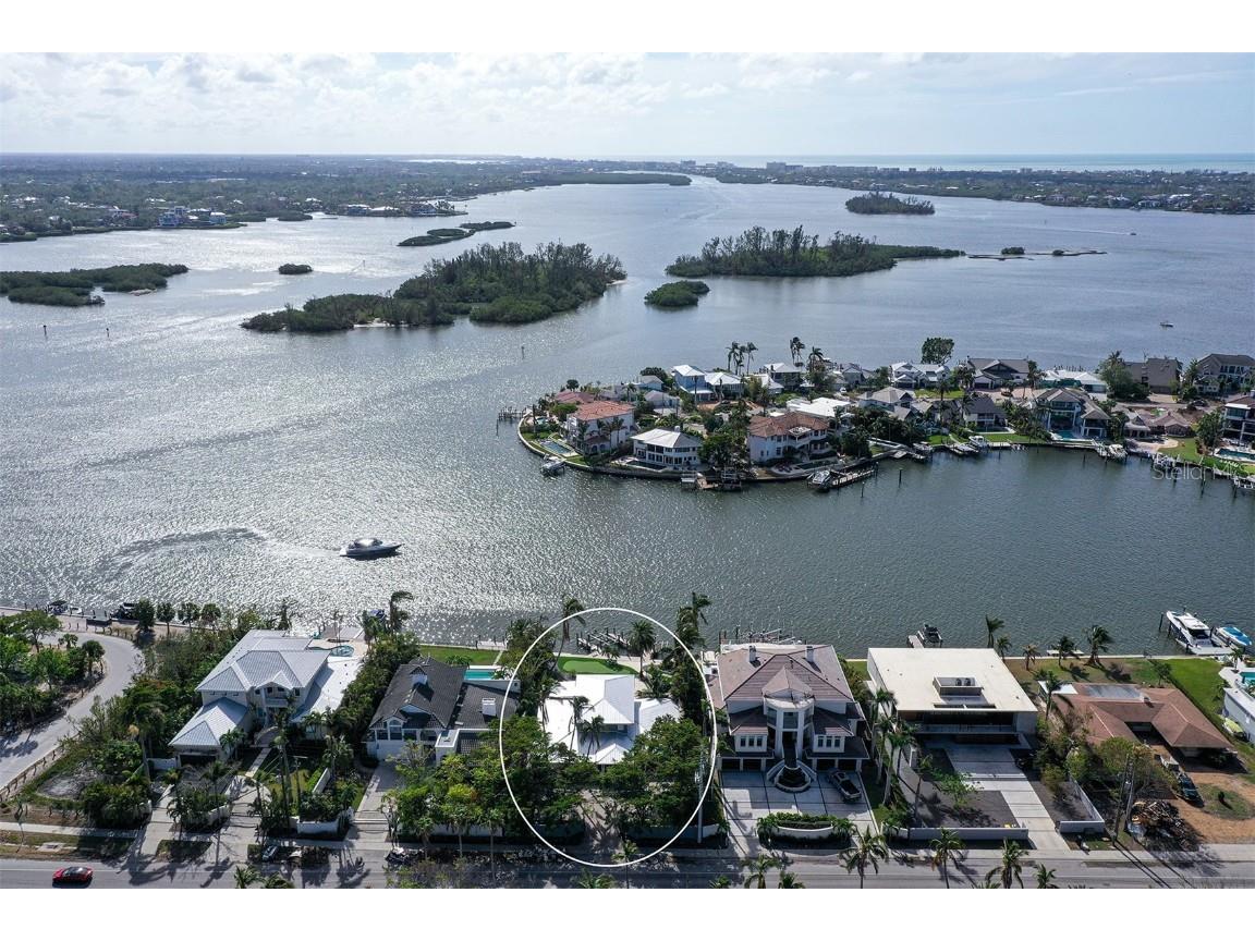 864 Siesta Drive Sarasota FL 34242 A4628821 image1