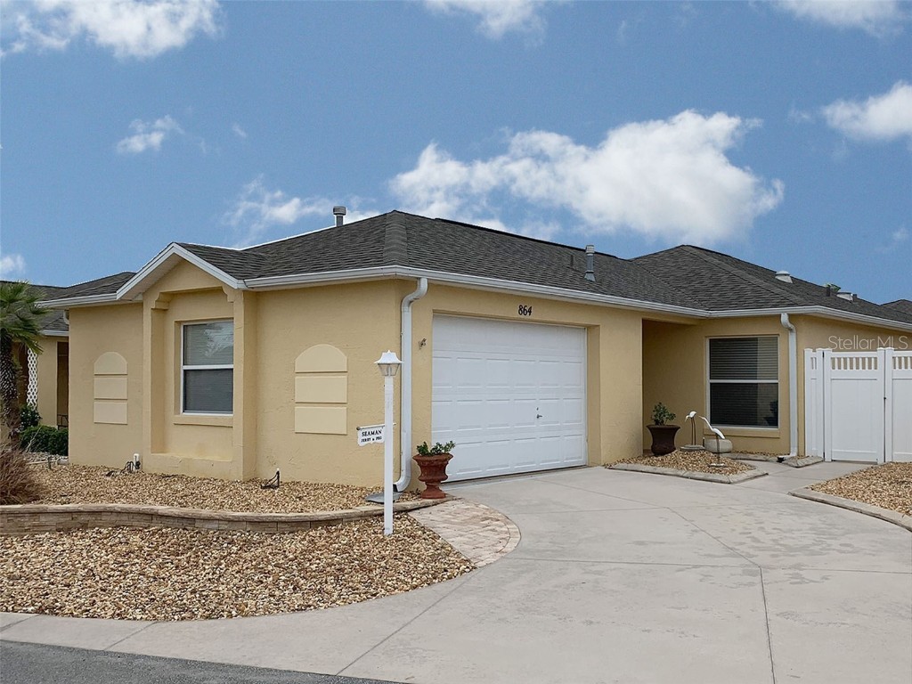 864 Winchester Court The Villages FL 32162 G5067506 image1