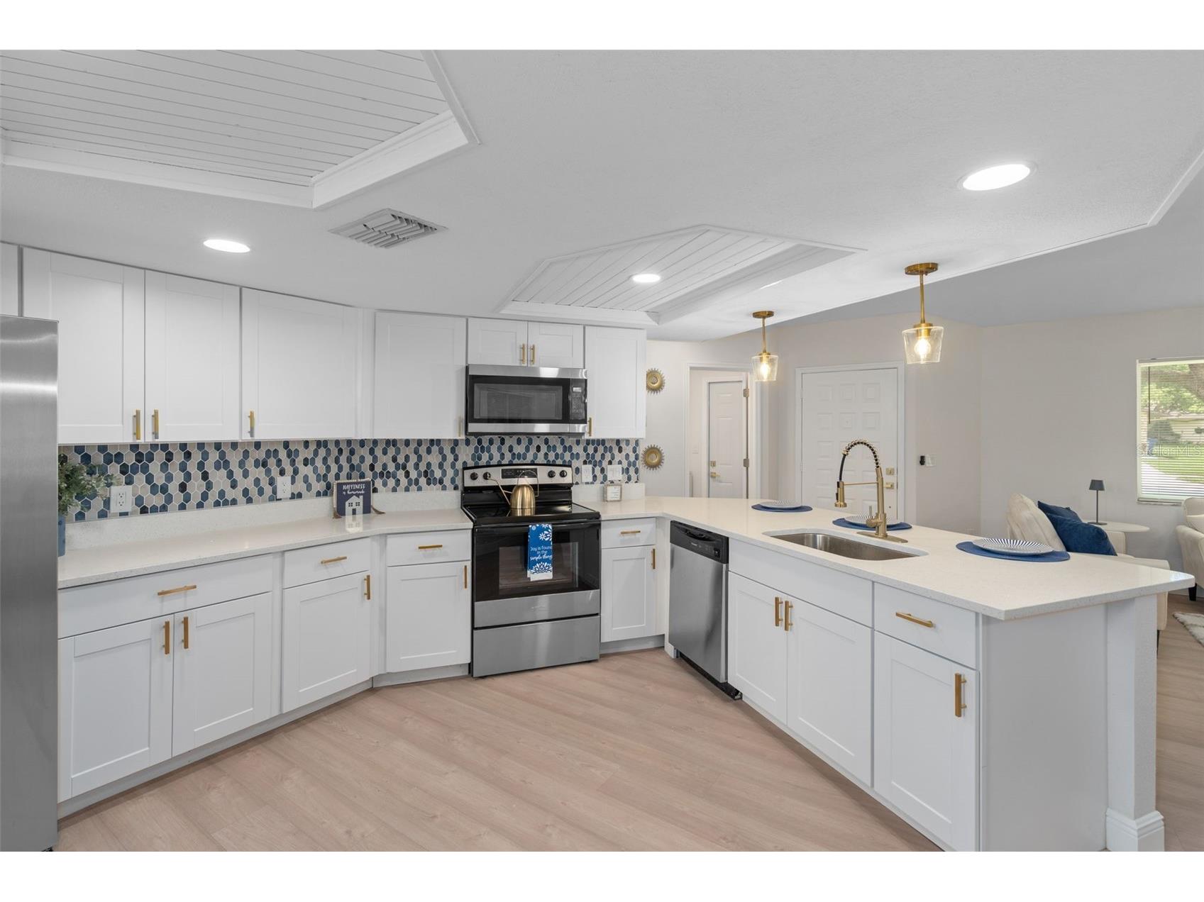 8643 Woodbridge Dr New Port Richey FL 34655 W7887402 image8