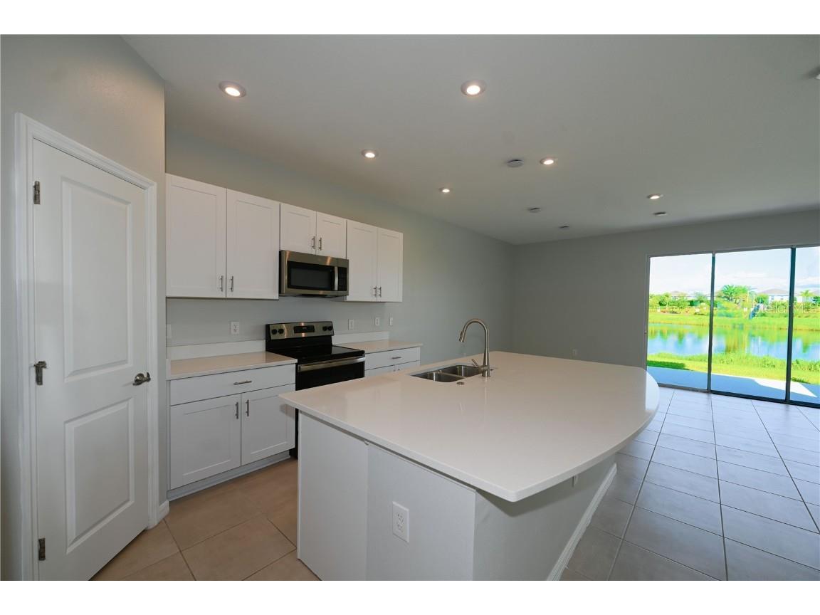 8644 Lunar Skye Street Sarasota FL 34241 A4663649 image2