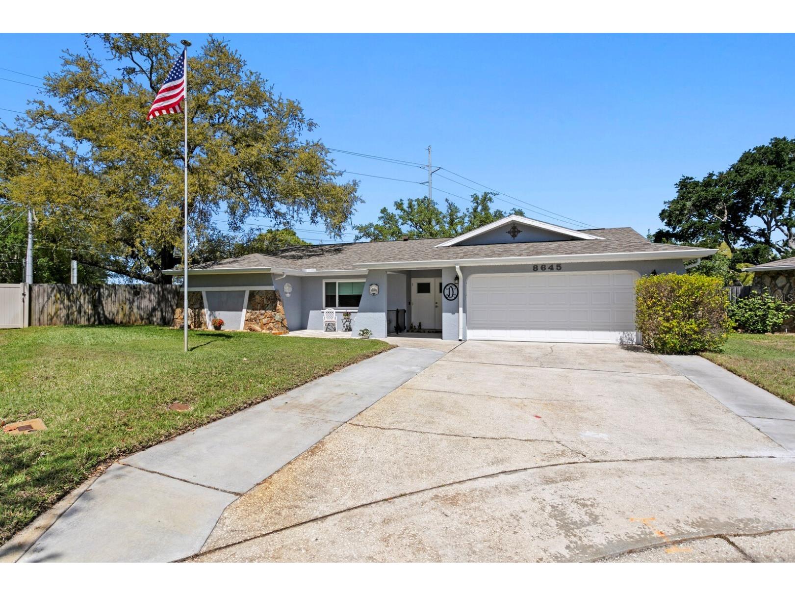 8645 Pinetree Drive W Seminole FL 33772 TB8489357 image1