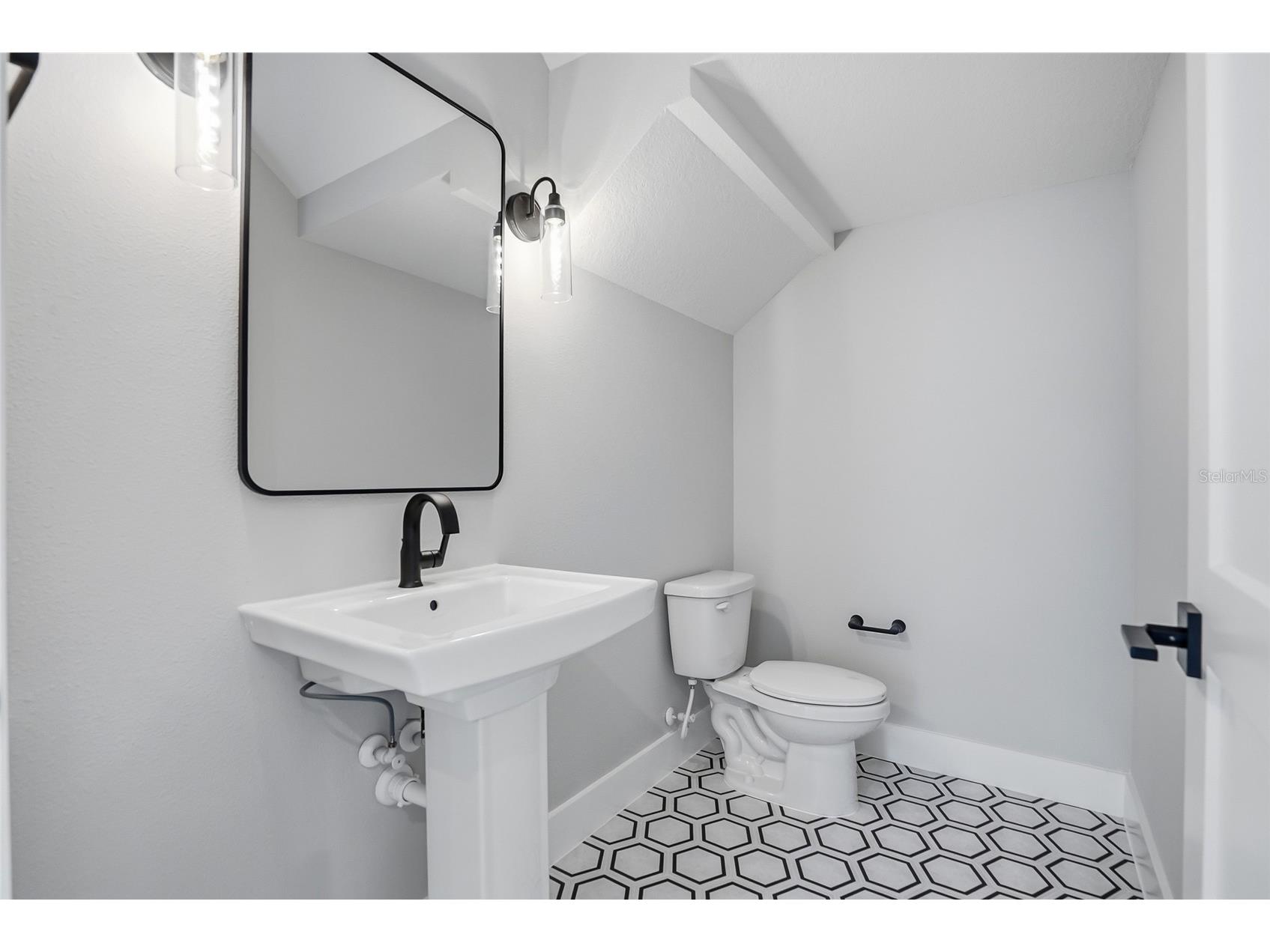 865 53rd Avenue N Saint Petersburg FL 33703 TB8485401 image24