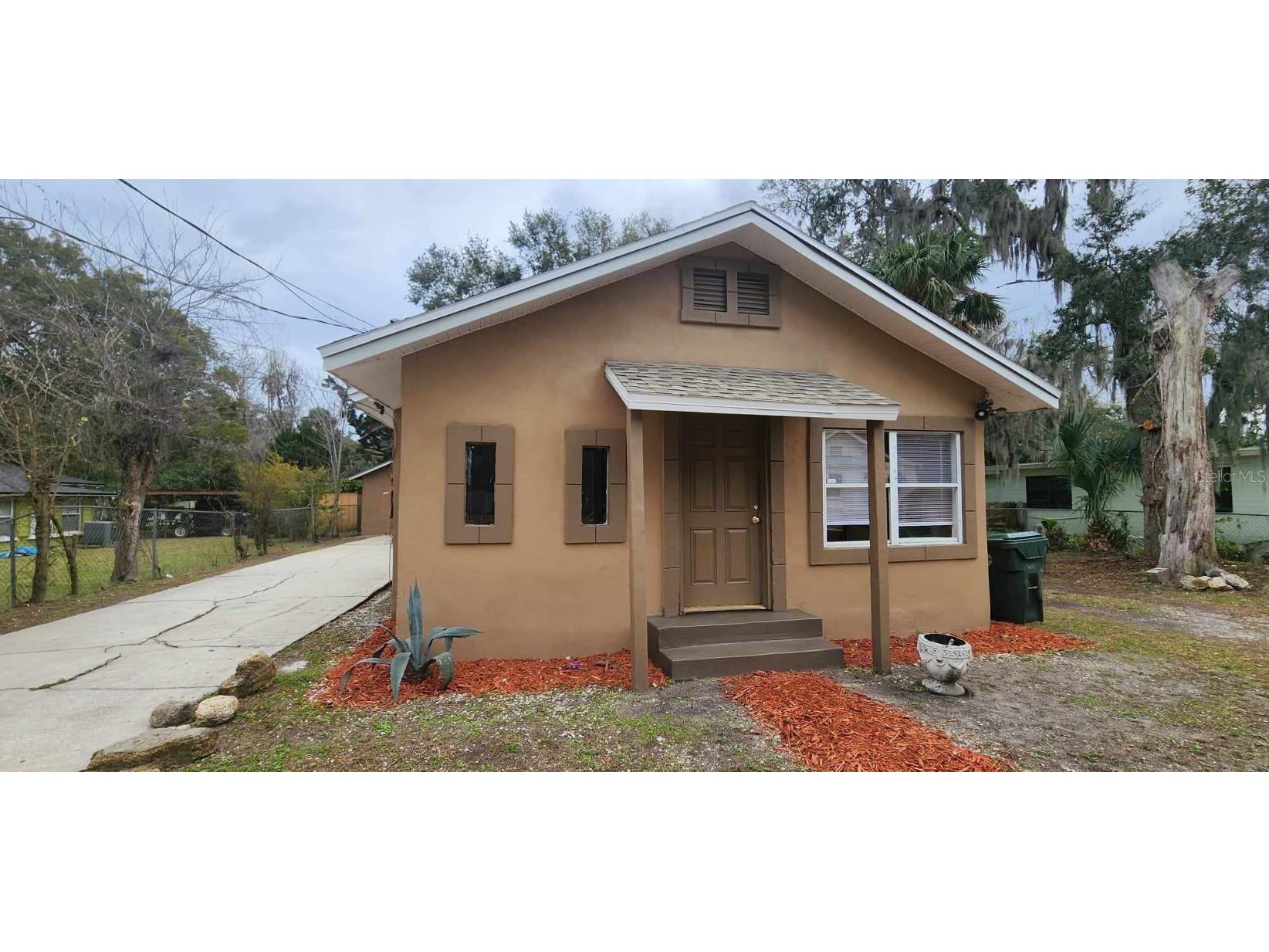 865 & 863 Winchester Street Daytona Beach FL 32114 V4938109 image1