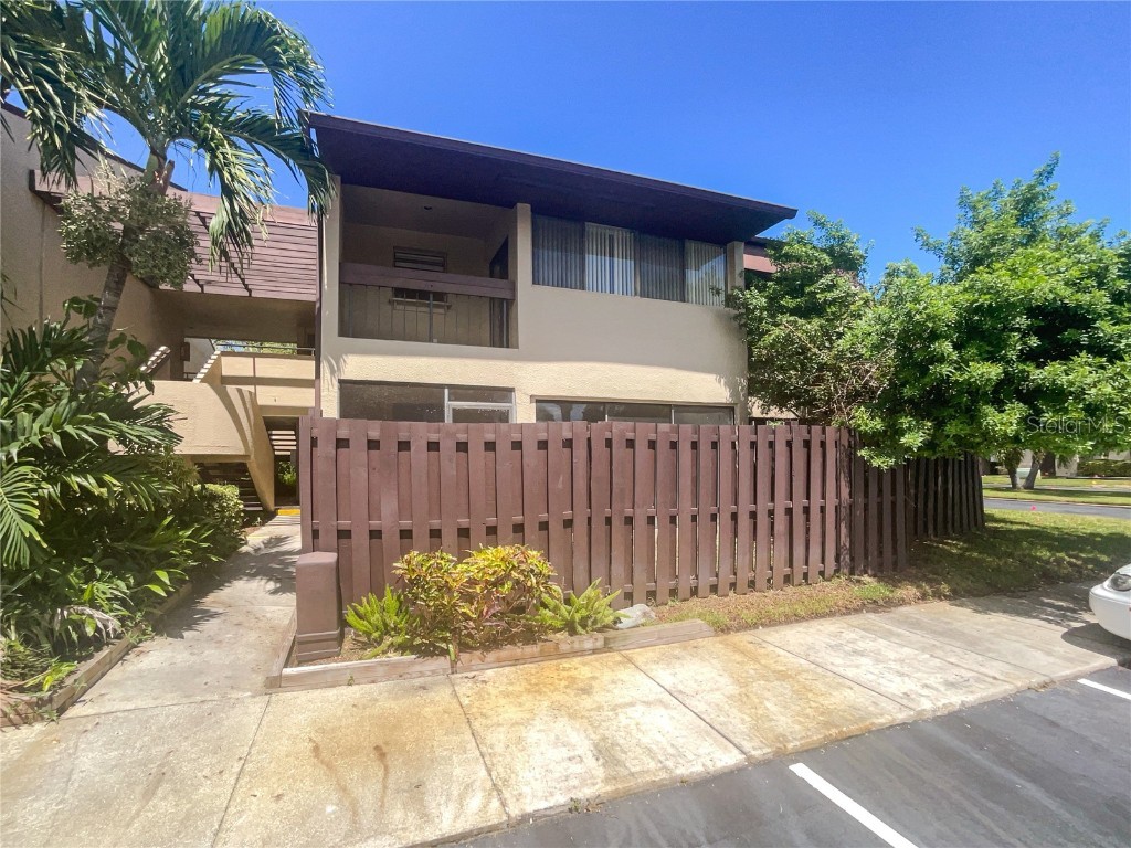 865 N Village Drive N #104 Saint Petersburg FL 33716 O6142860 image1