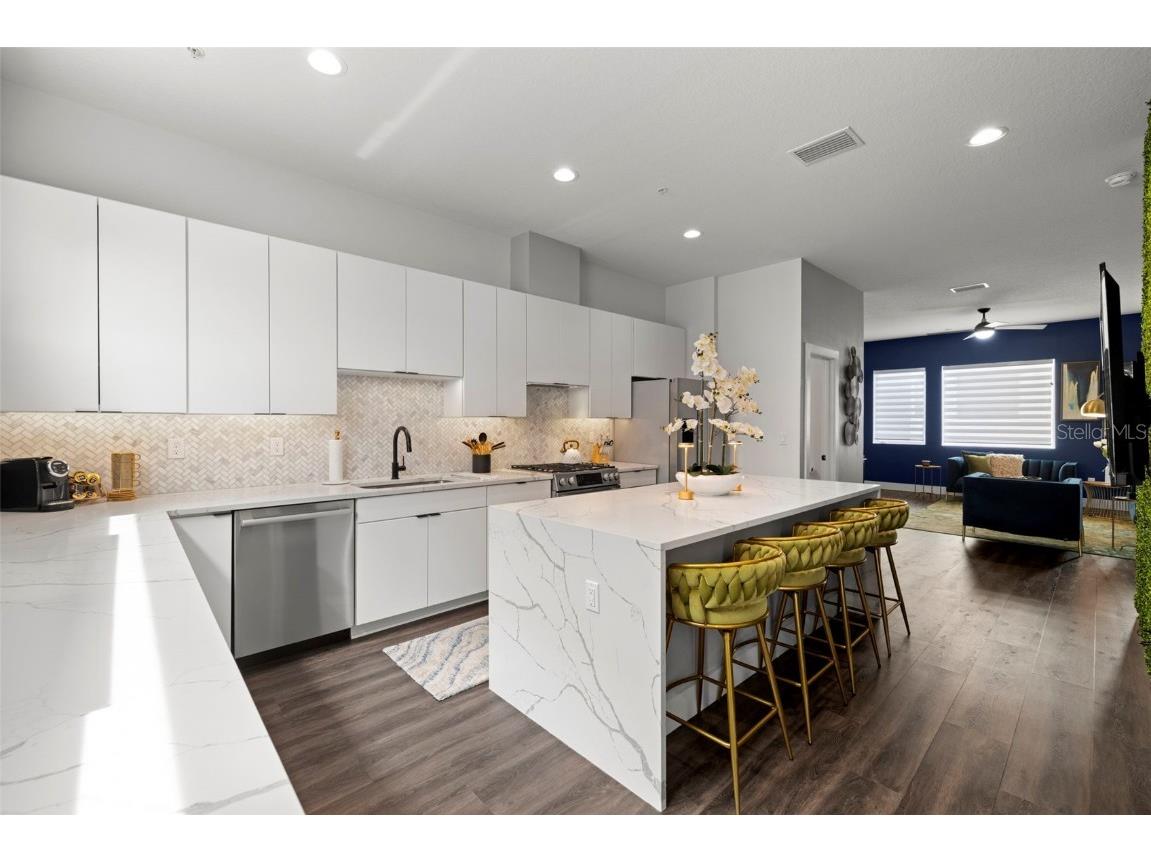 865 S 6 Avenue S #17 Saint Petersburg FL 33701 O6347517 image5