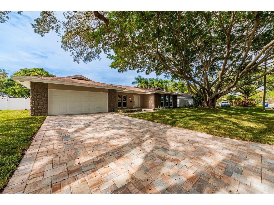 8650 15th Street N Saint Petersburg FL 33702 U8228198 image1