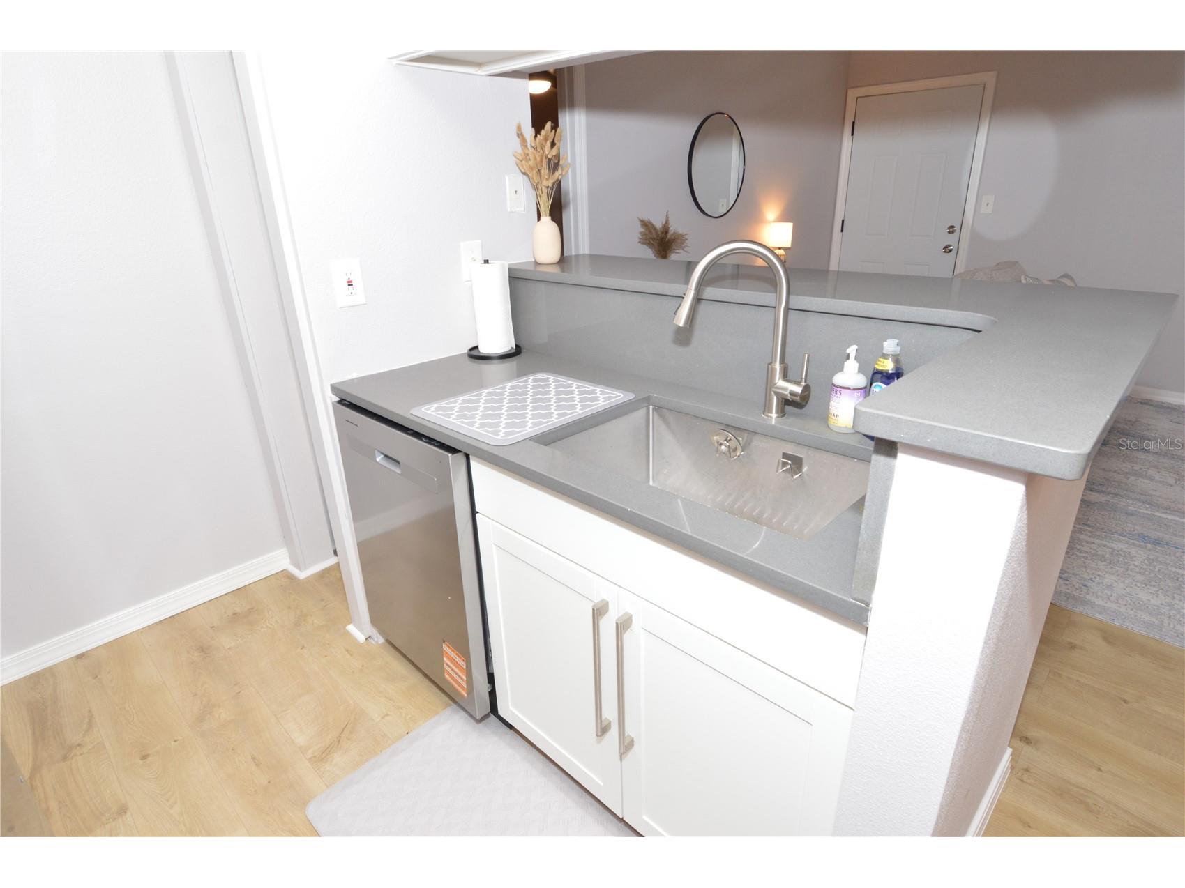 8653 Fancy Finch Drive #104(FURNISHED) Tampa FL 33614 TB8474533 image7