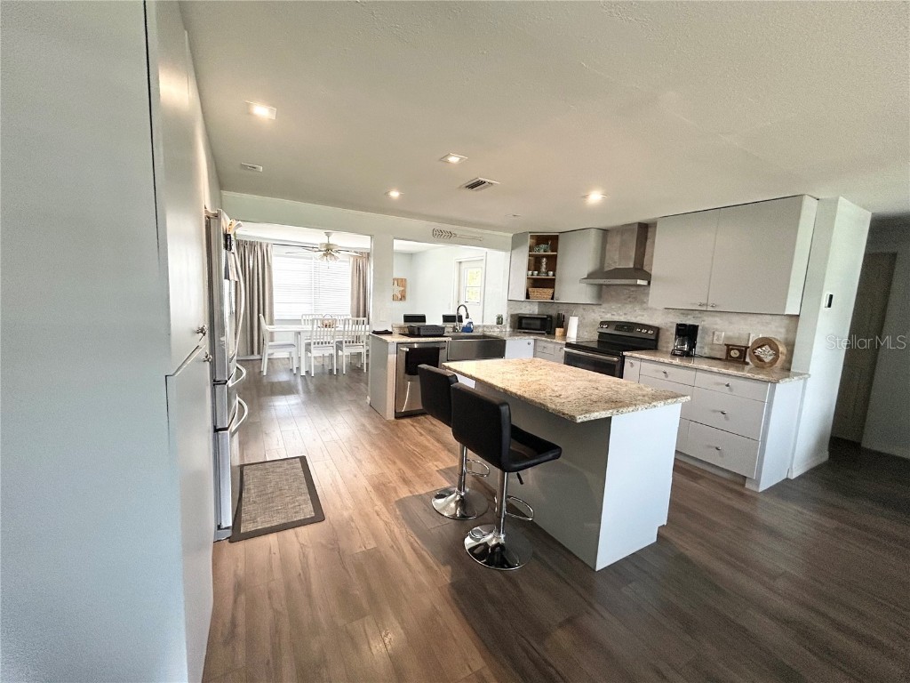 8656 Magnolia Drive Seminole FL 33777 TB8454939 image3