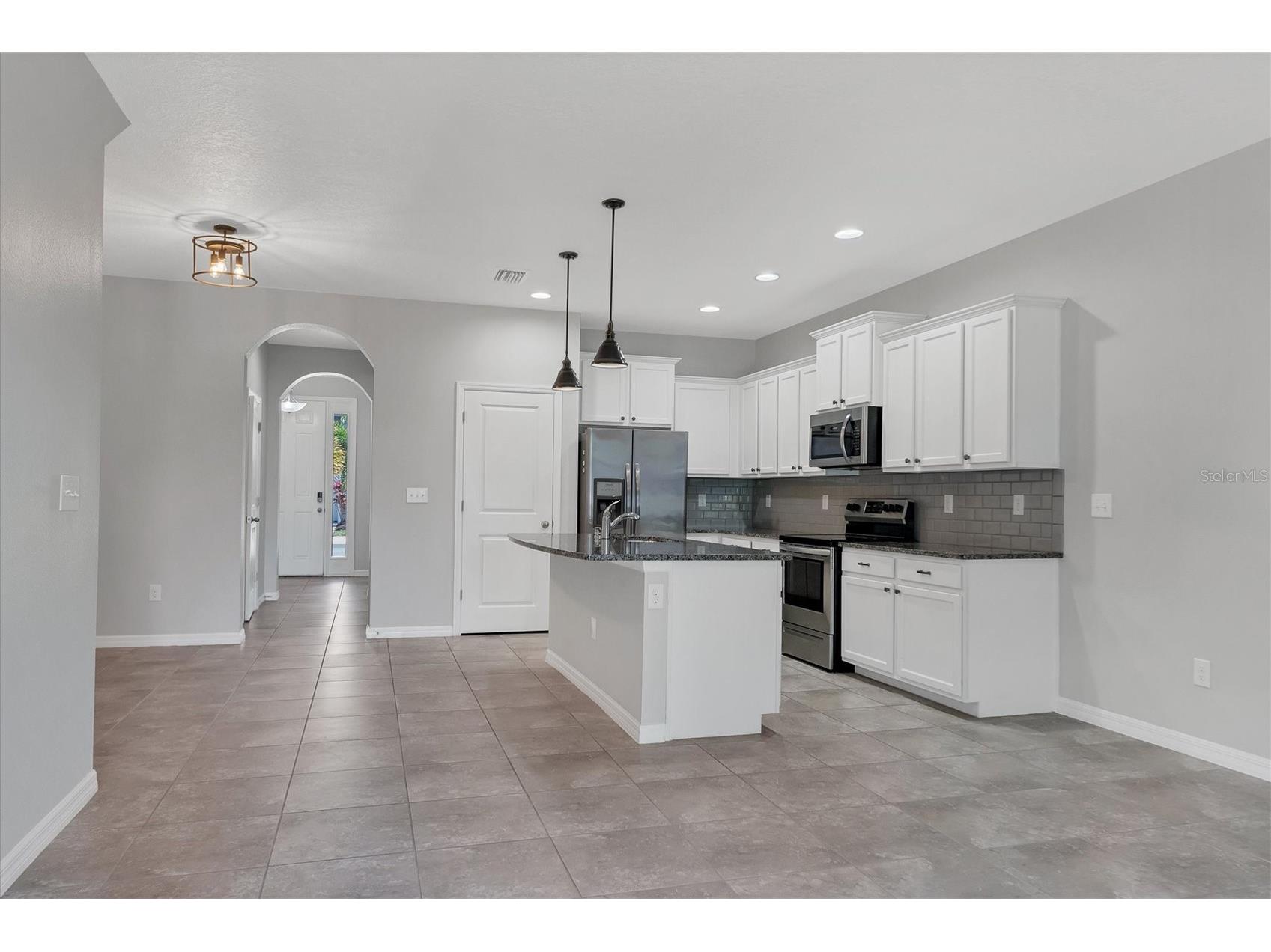 8657 Palmer Park Circle Sarasota FL 34238 N6143876 image13