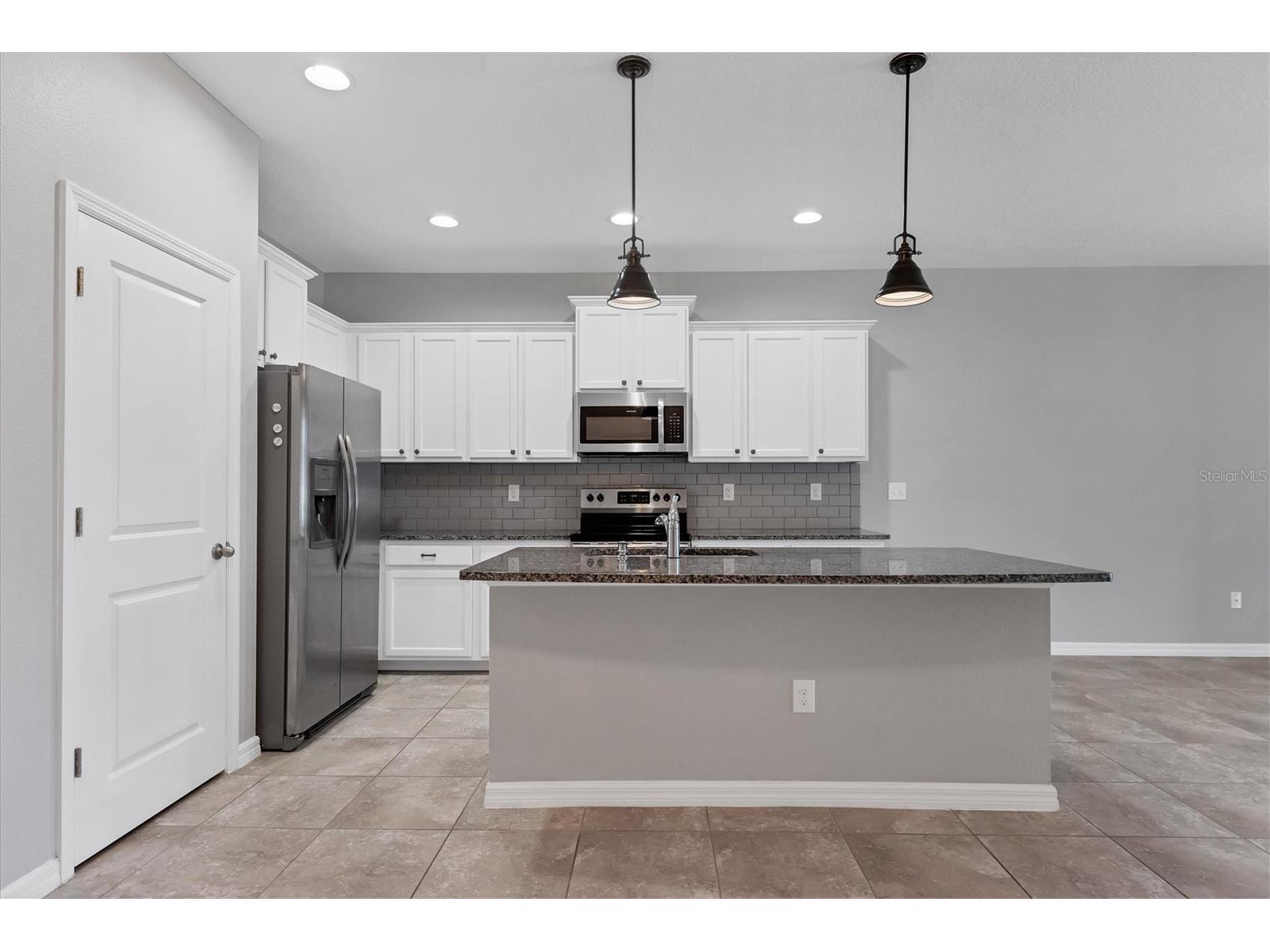 8657 Palmer Park Circle Sarasota FL 34238 N6143876 image17