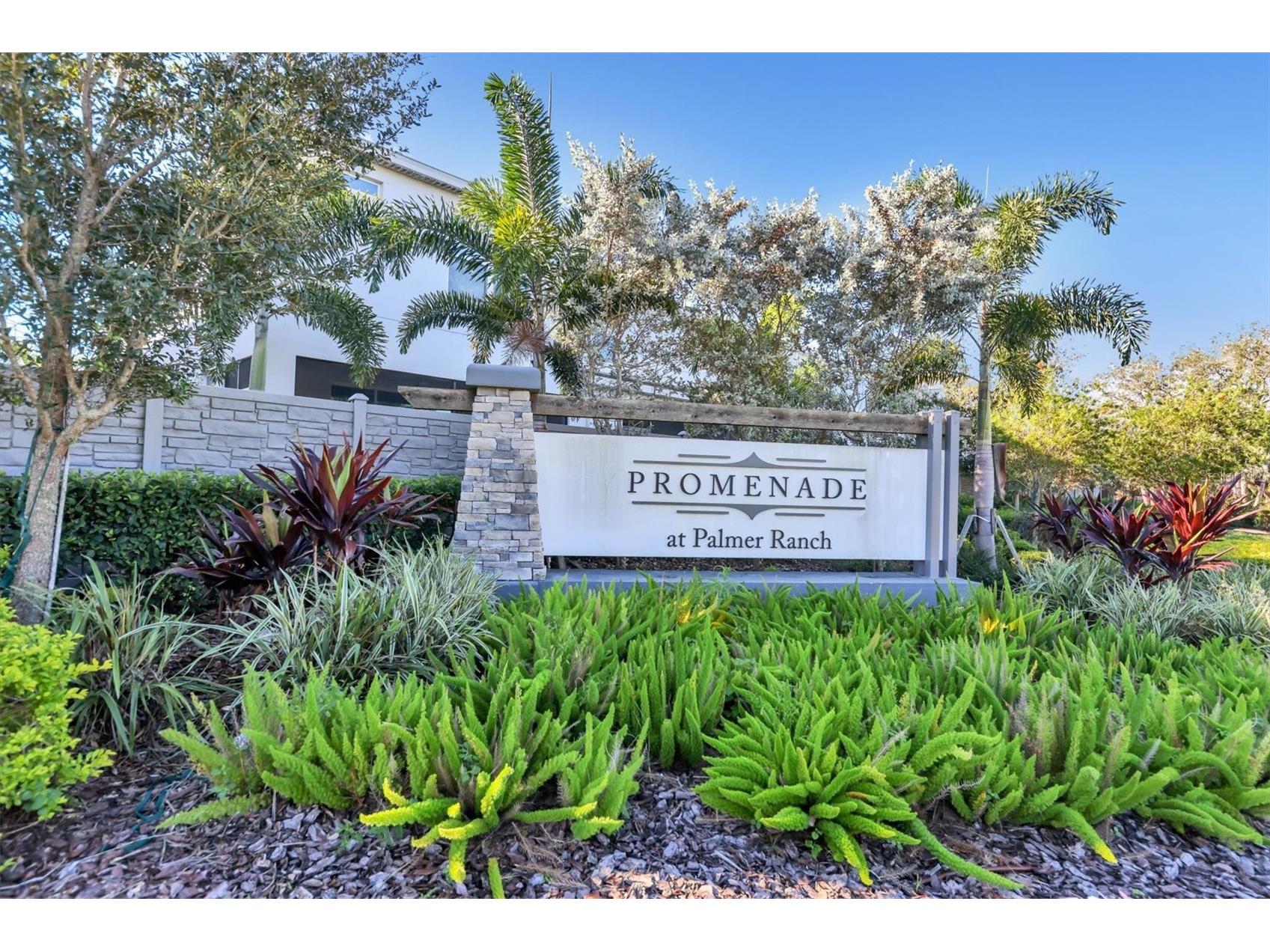 8657 Palmer Park Circle Sarasota FL 34238 N6143876 image2