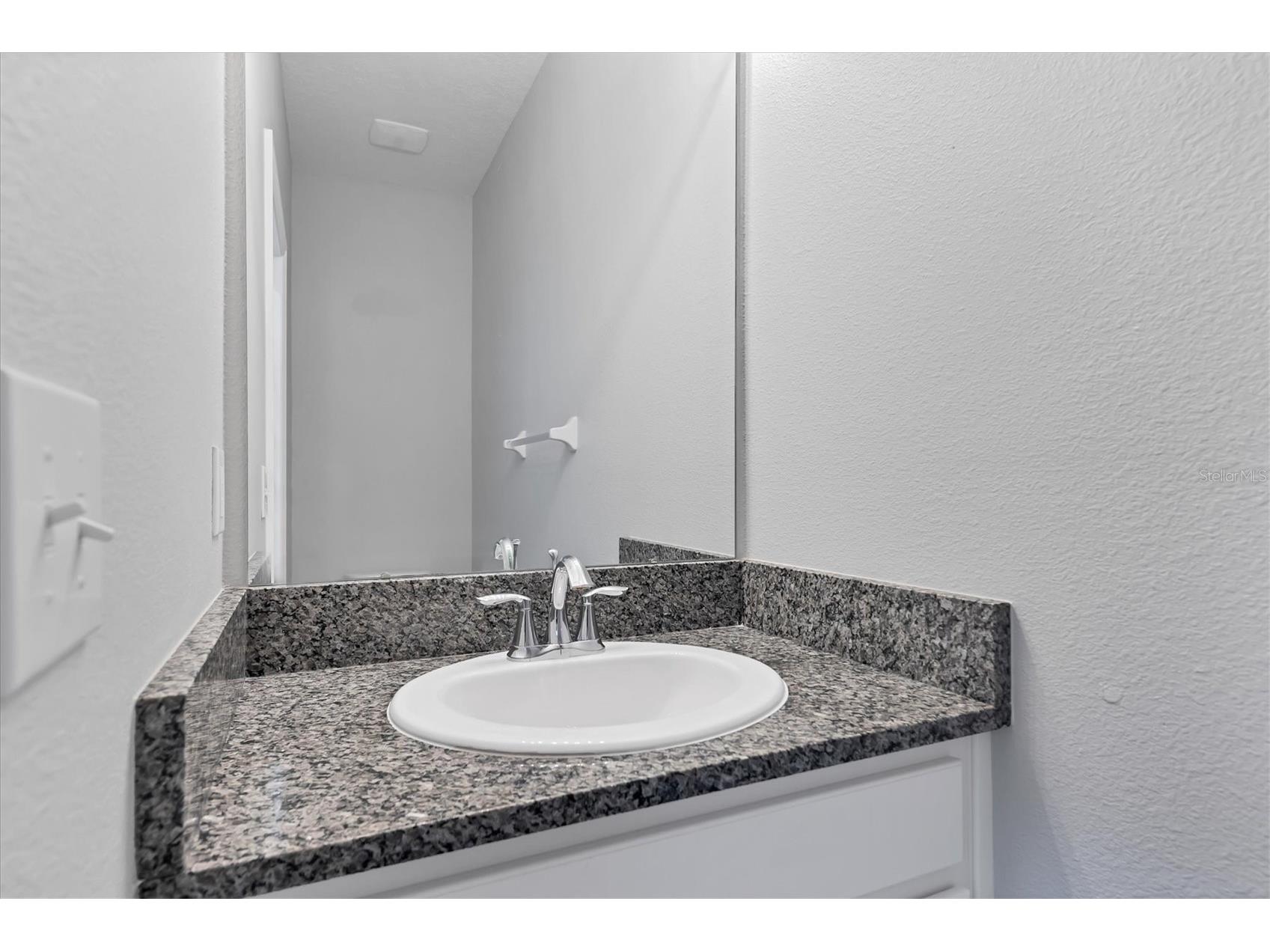 8657 Palmer Park Circle Sarasota FL 34238 N6143876 image25