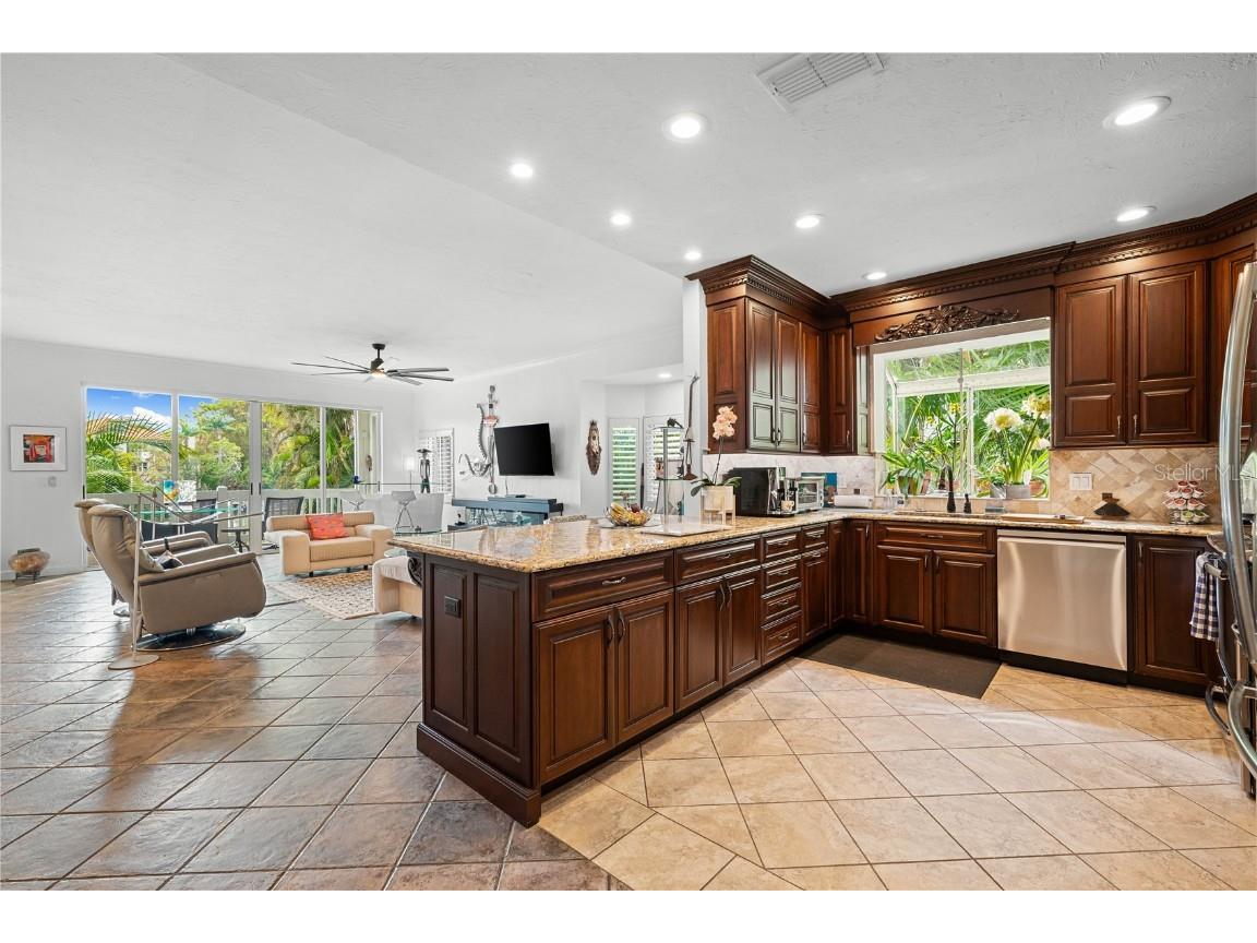 866 Hudson Avenue #866 Sarasota FL 34236 A4635684 image5