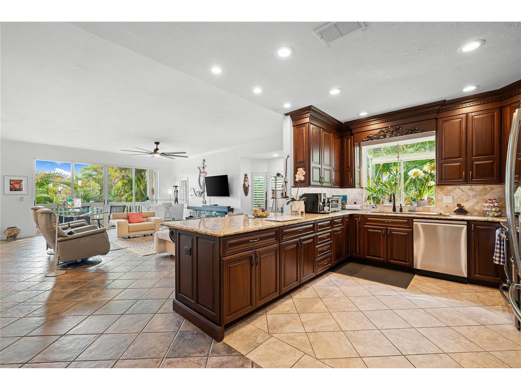 866 Hudson Avenue #866 Sarasota FL 34236 A4687826 image2