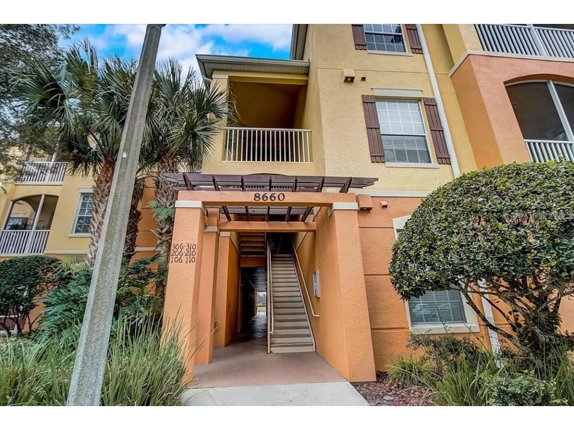 8660 Buccilli Drive #306 Orlando FL 32829 O6116218 image1