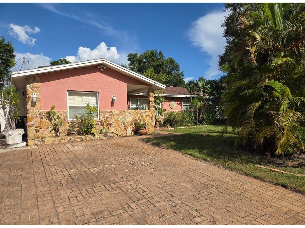 8665 Mockingbird Lane Seminole FL 33777 U8251731 image1