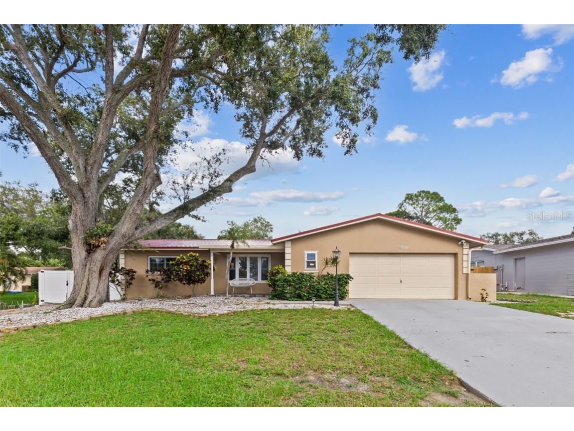 8667 139th Street Seminole FL 33776 TB8425082 image1