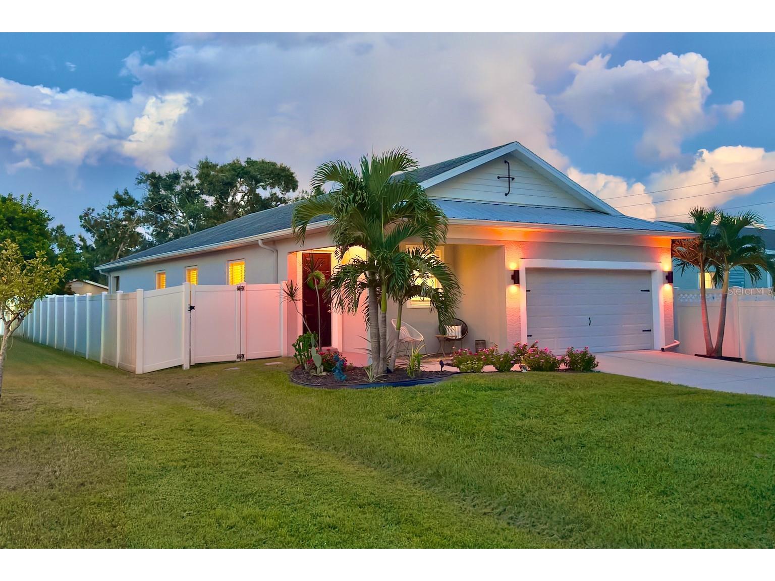 867 Bacon Avenue Sarasota FL 34232 A4647076 image1