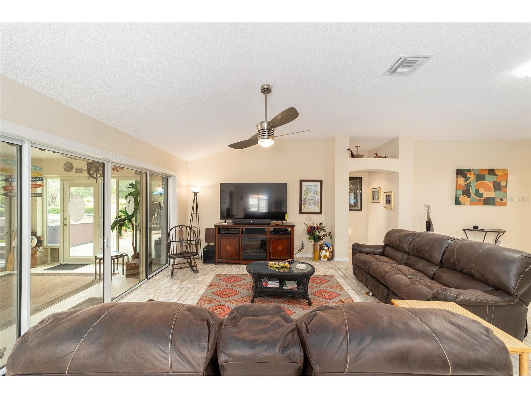 867 Castleberry Circle The Villages FL 32162 OM724587 image11