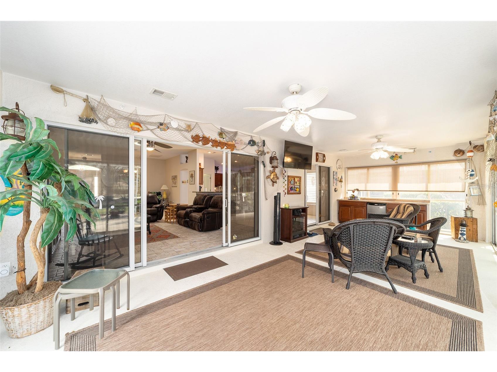 867 Castleberry Circle The Villages FL 32162 OM724587 image38