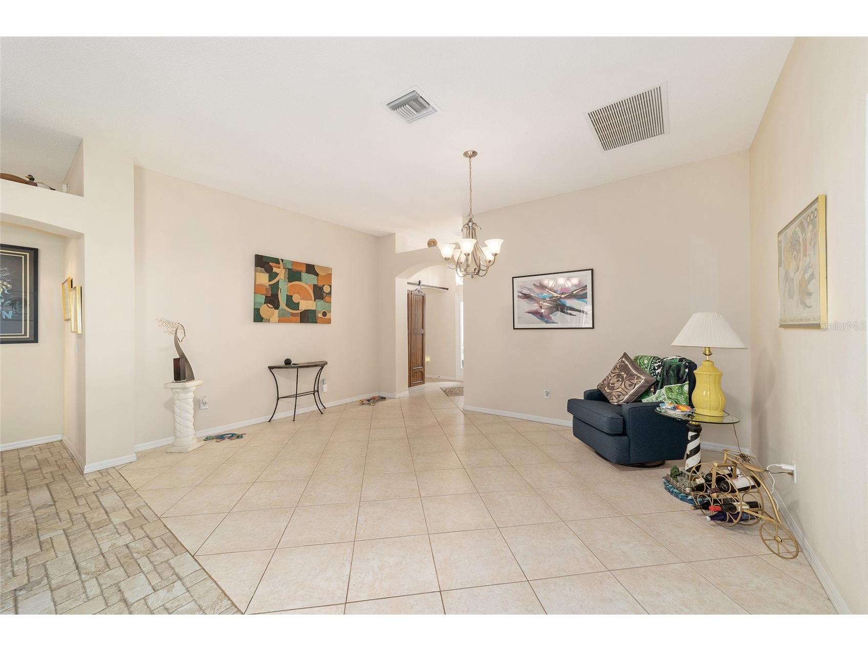 867 Castleberry Circle The Villages FL 32162 OM724587 image7