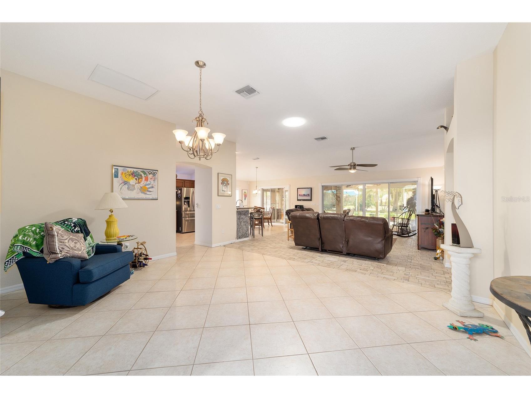 867 Castleberry Circle The Villages FL 32162 OM724587 image8