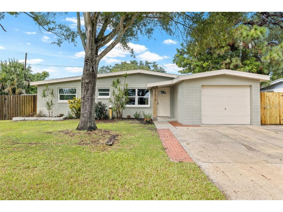 8673 78th Place Seminole FL 33777 TB8428283 image1