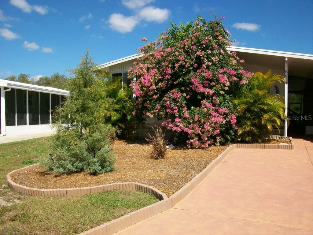8674 Breeze Hill Drive Lake Wales FL 33898 - WALK IN WATER VILLAGE P4925902 image1