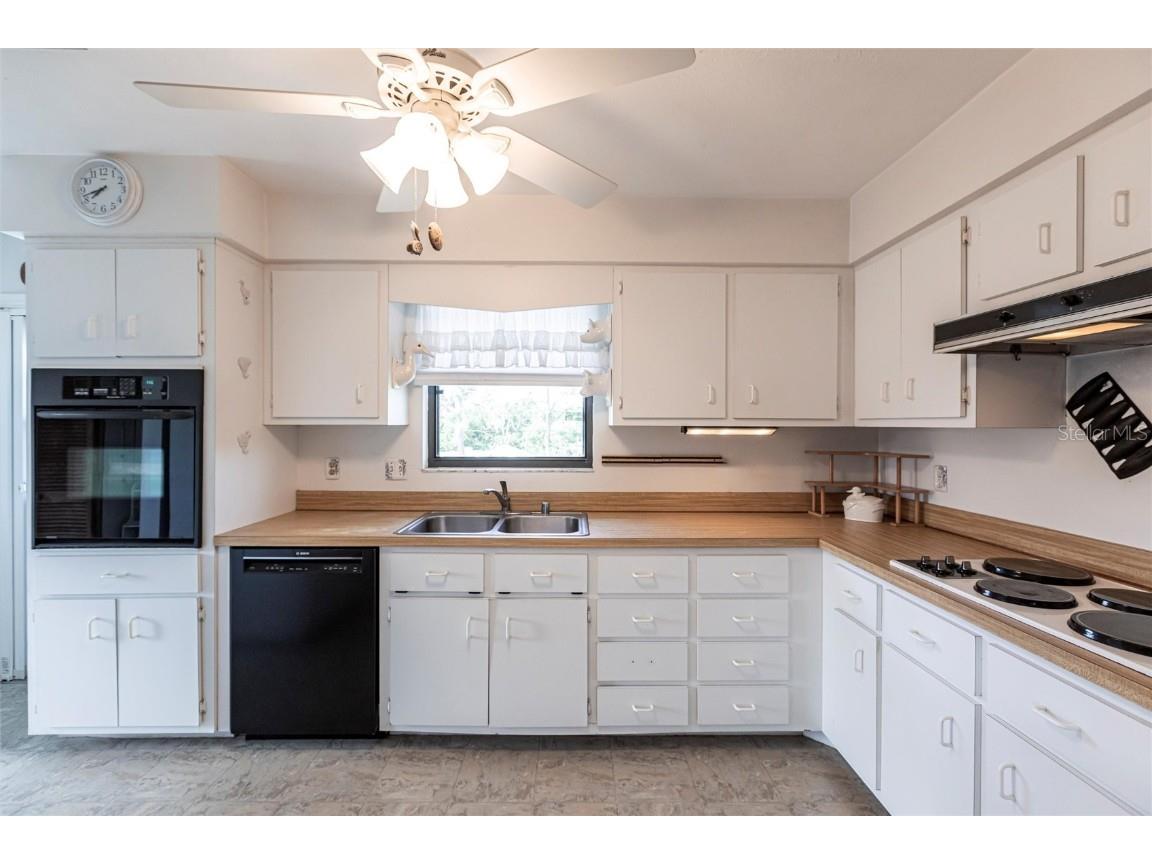 8677 Whispering Pines Drive Saint James City FL 33956 A4639928 image12