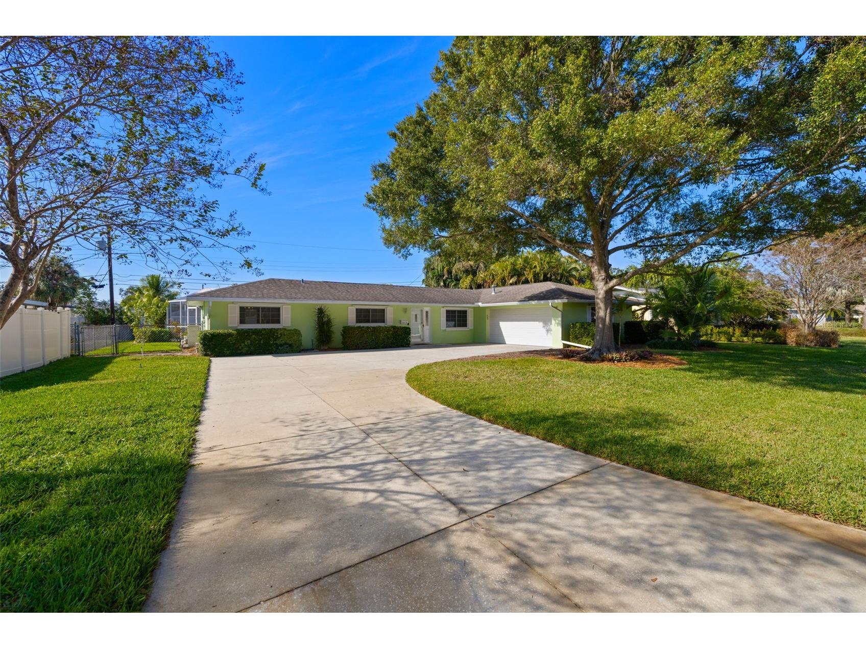 8678 10th Street N Saint Petersburg FL 33701 TB8464970 image1
