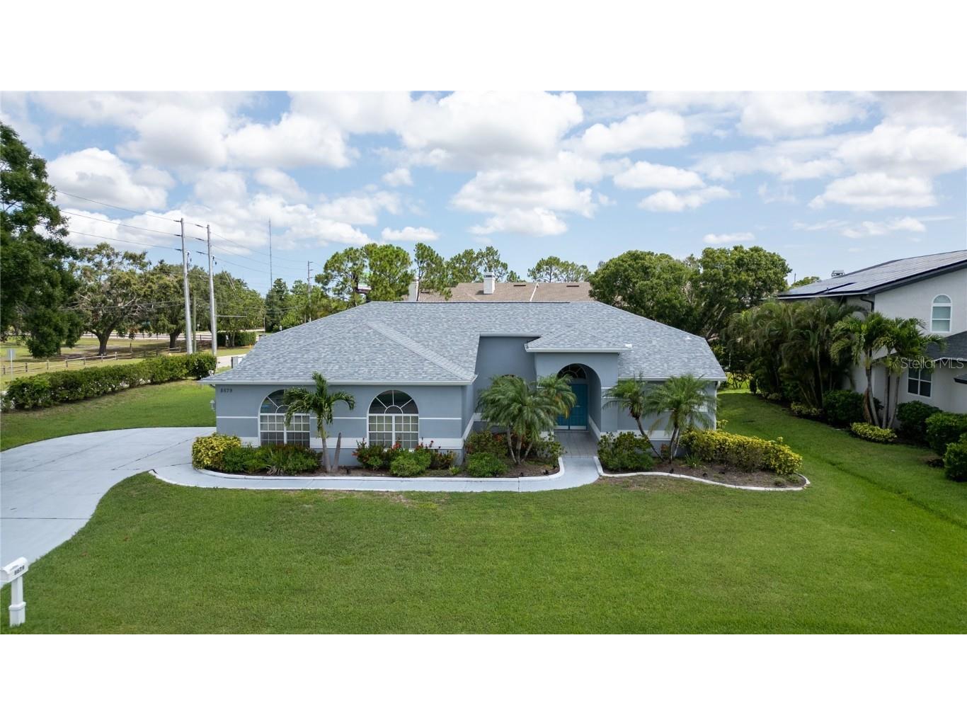 8679 Burning Tree Circle Seminole FL 33777 TB8393568 image1