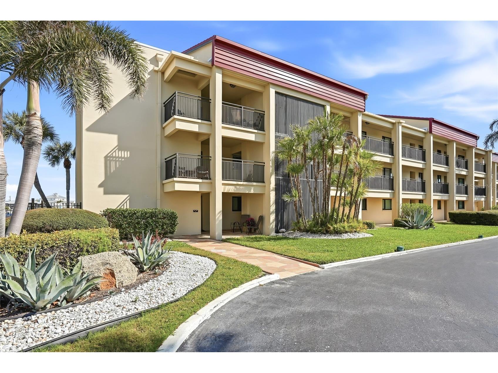 868 Bayway Boulevard #101 Clearwater Beach FL 33767 TB8488114 image3