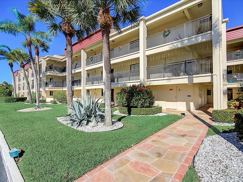868 Bayway Boulevard #106 Clearwater FL 33767 - CLEARWATER HARBOR U8186959 image1