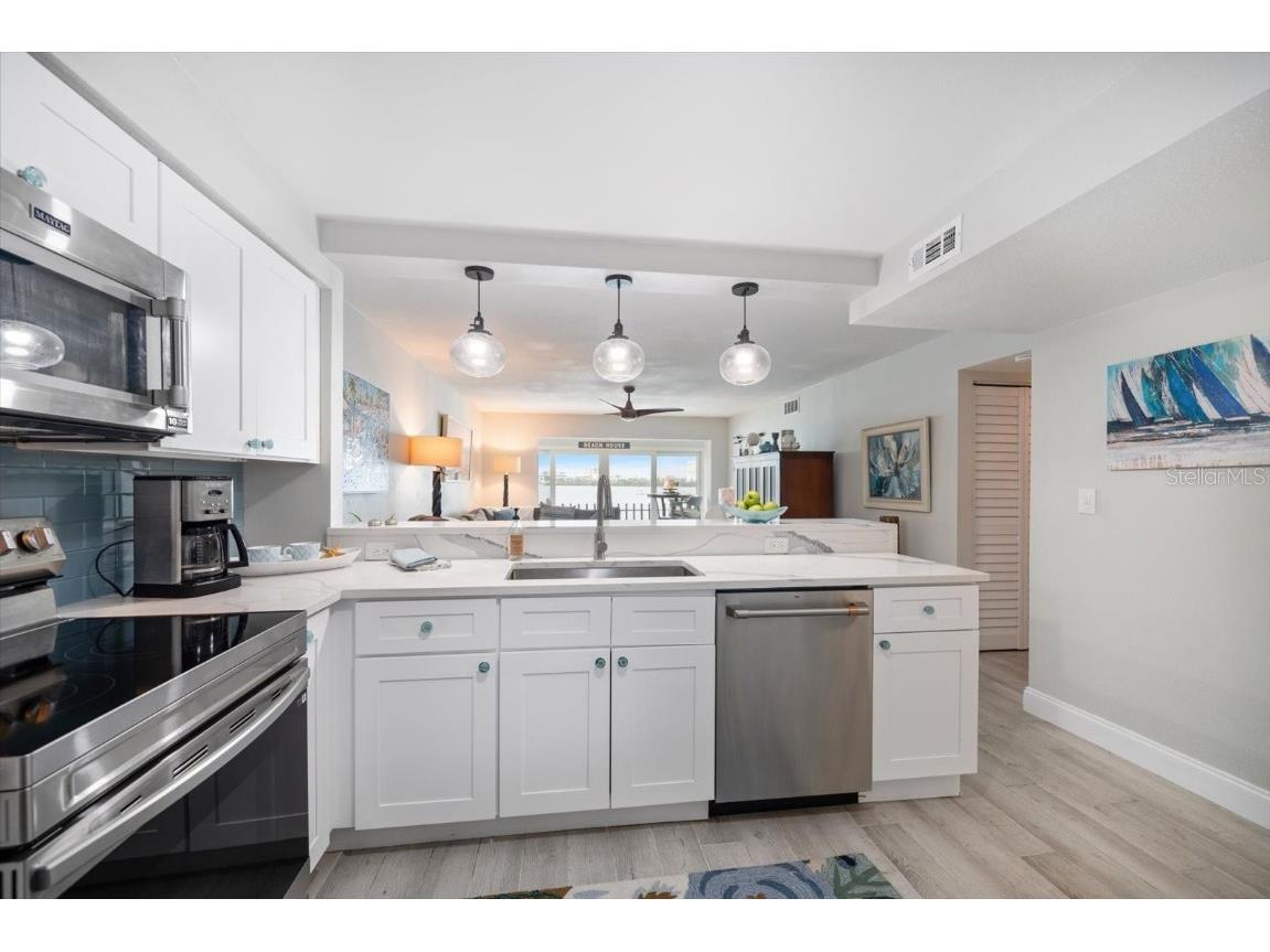 868 Bayway Boulevard #206 Clearwater Beach FL 33767 - INTRACOASTAL TB8382760 image9