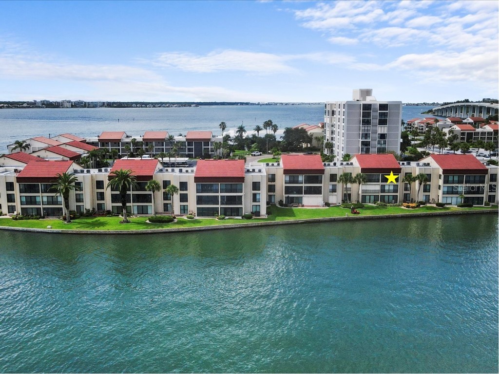 868 Bayway Boulevard #303 Clearwater FL 33767 - CLEARWATER HARBOR U8208377 image1