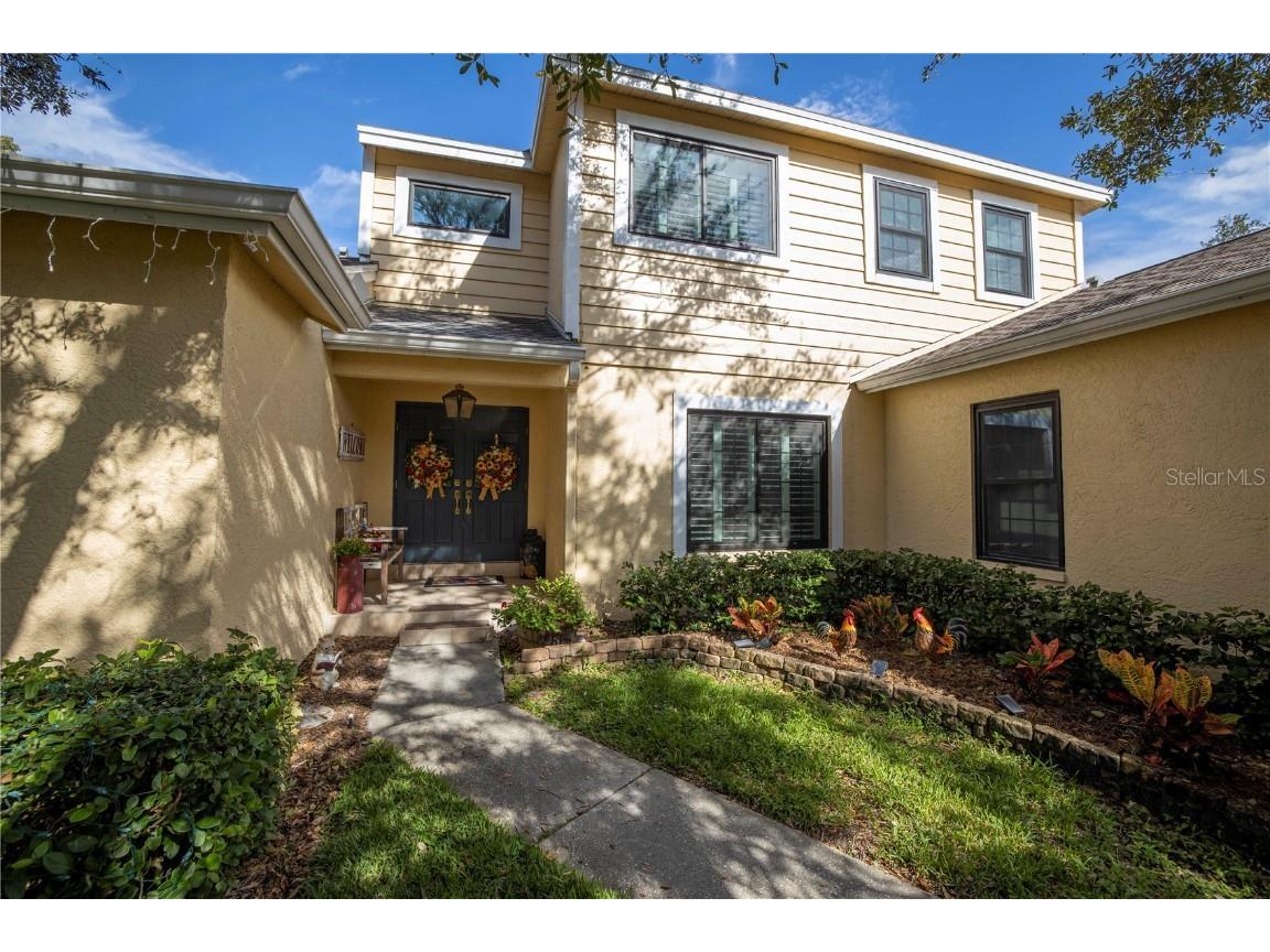 868 Glades Court NE Saint Petersburg FL 33702 - LAKE CAYA COSTA U8182153 image1