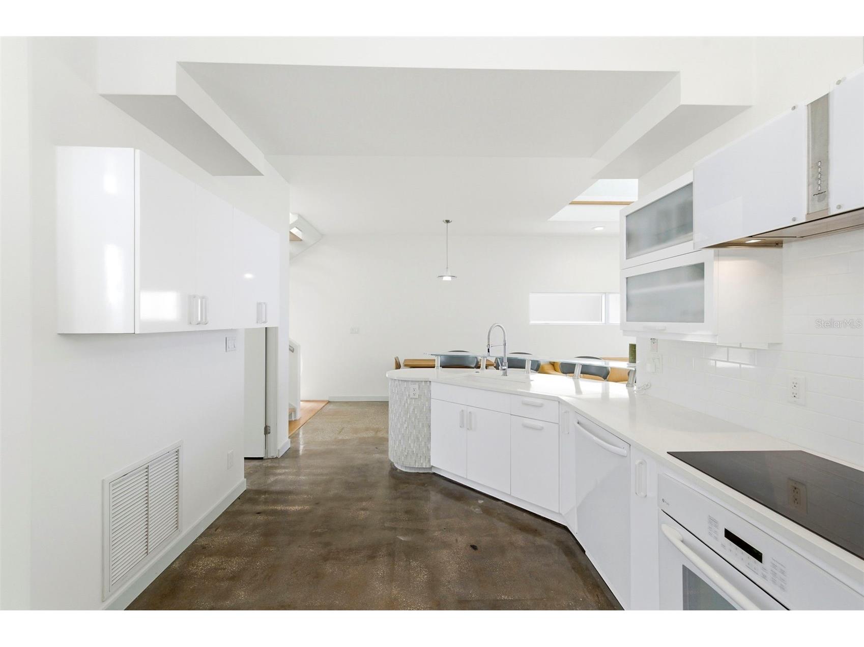 8680 W Gulf Boulevard Treasure Island FL 33706 - GULF OF MEXICO TB8492418 image18