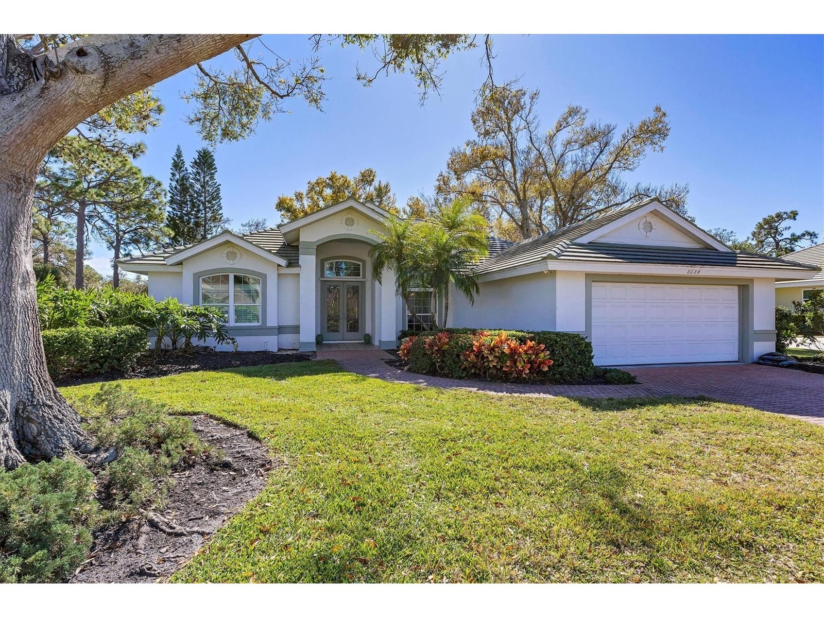 8684 Woodbriar Drive Sarasota FL 34238 A4684548 image1