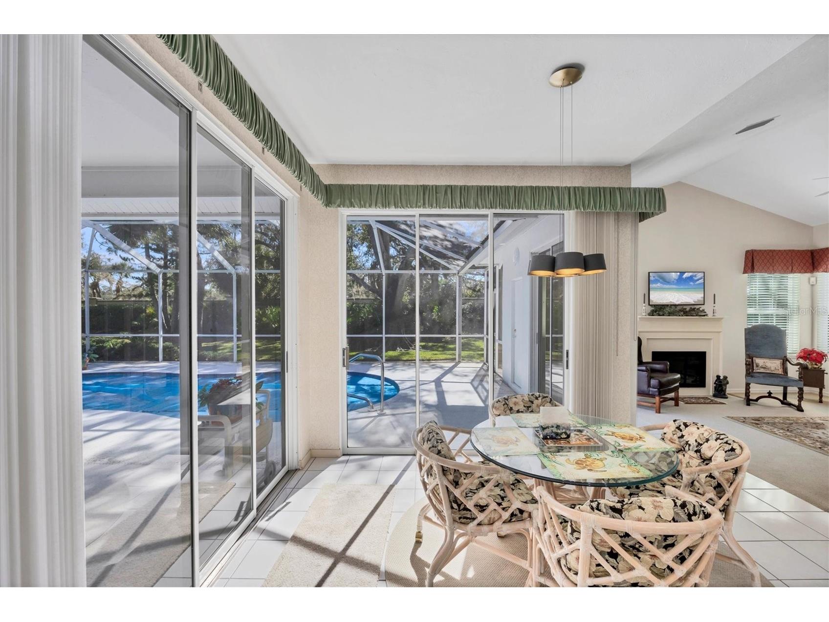 8684 Woodbriar Drive Sarasota FL 34238 A4684548 image12