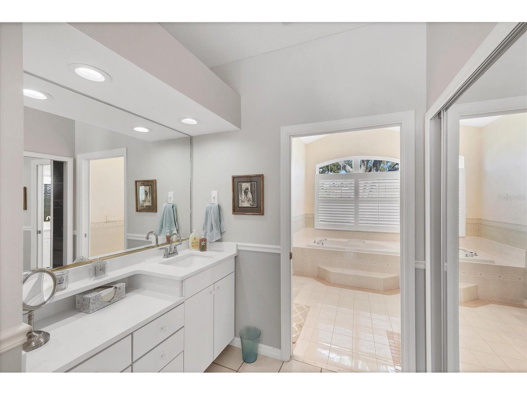 8684 Woodbriar Drive Sarasota FL 34238 A4684548 image14