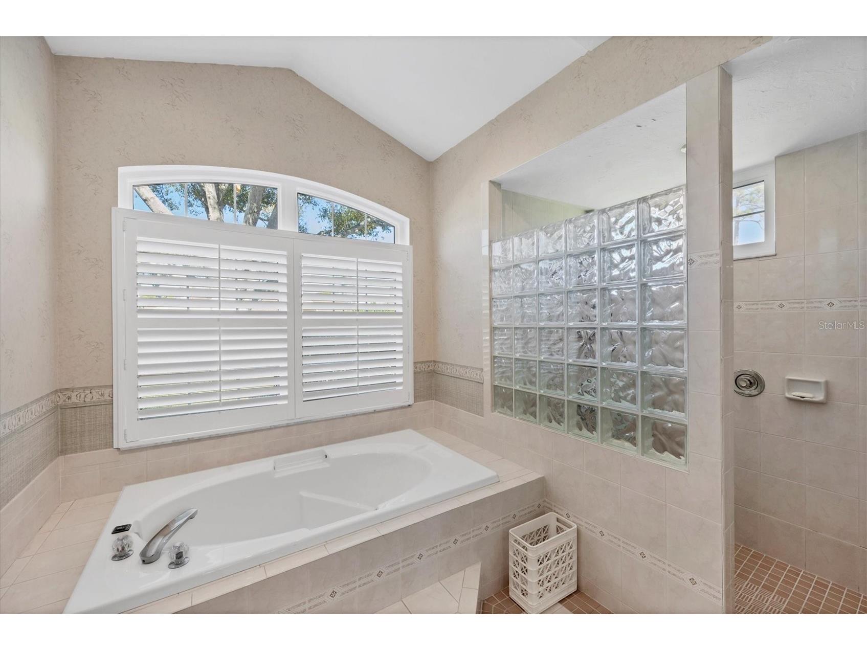 8684 Woodbriar Drive Sarasota FL 34238 A4684548 image15