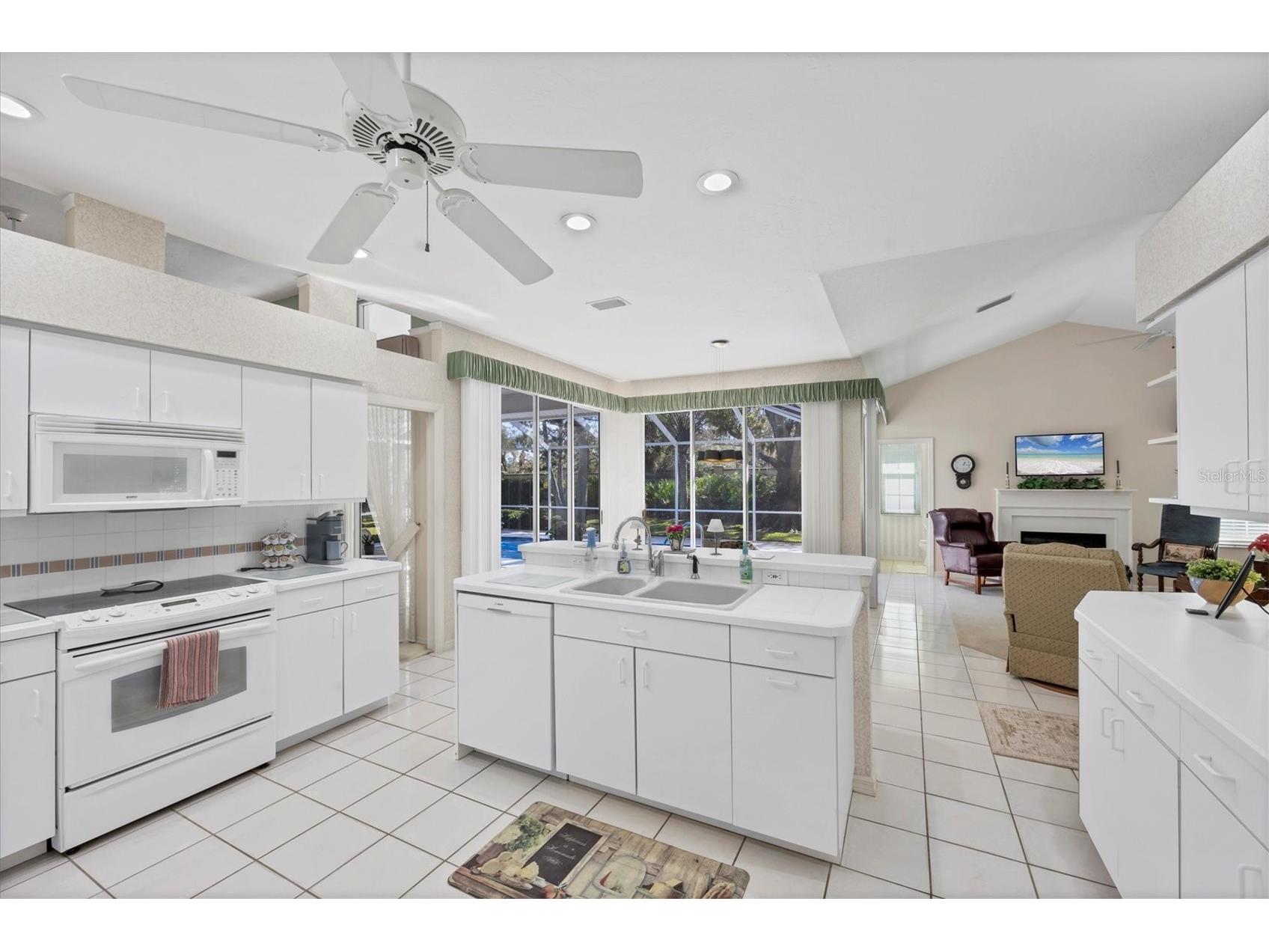 8684 Woodbriar Drive Sarasota FL 34238 A4684548 image9