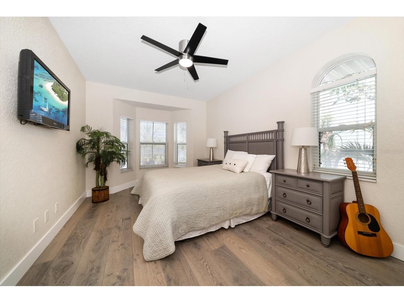 8685 E Bay Drive Treasure Island FL 33706 - BLIND PASS WATERWAY TB8487230 image21