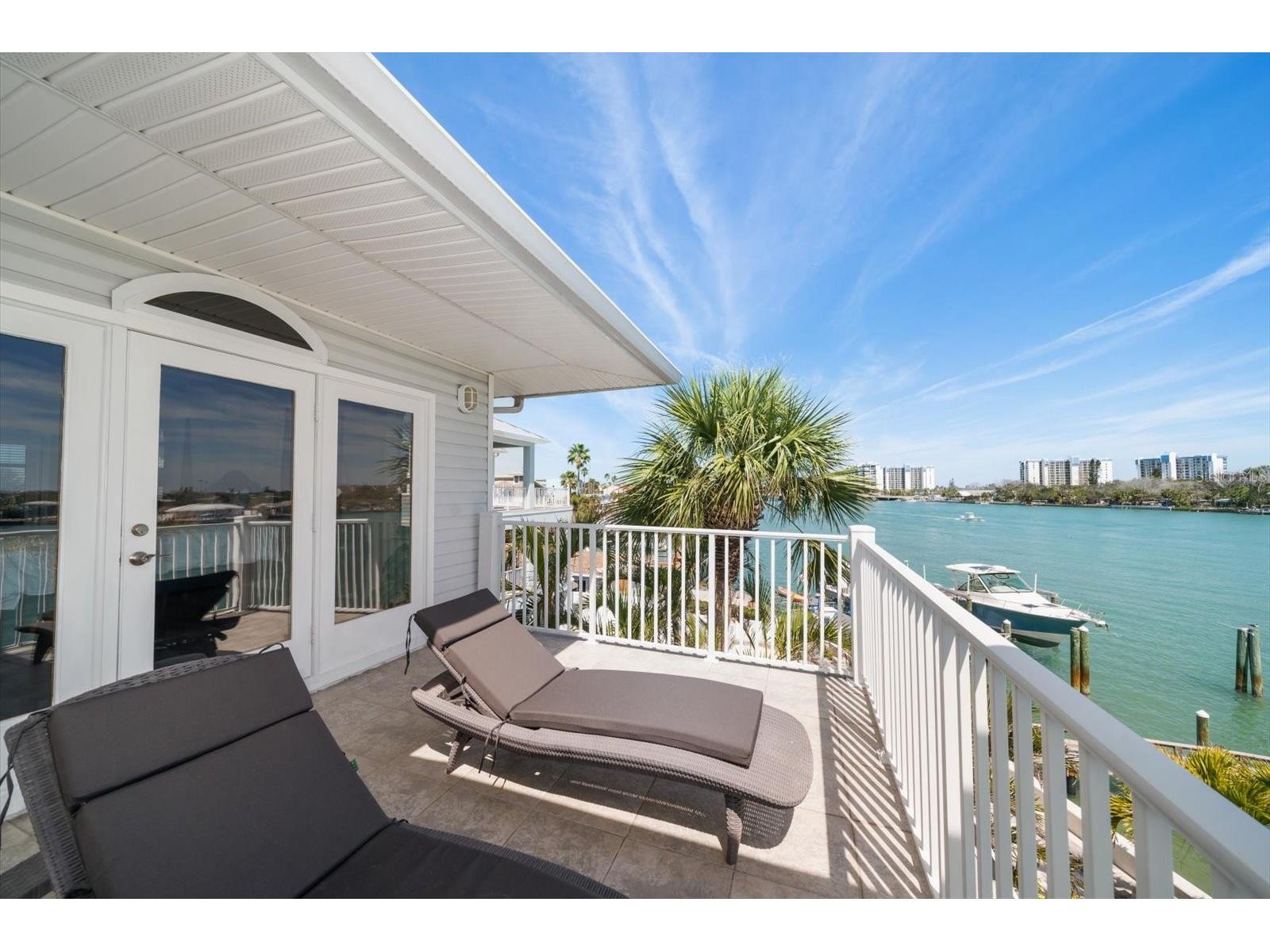 8685 E Bay Drive Treasure Island FL 33706 - BLIND PASS WATERWAY TB8487230 image32