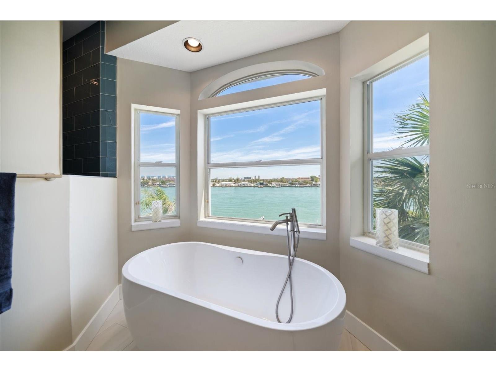 8685 E Bay Drive Treasure Island FL 33706 - BLIND PASS WATERWAY TB8487230 image37